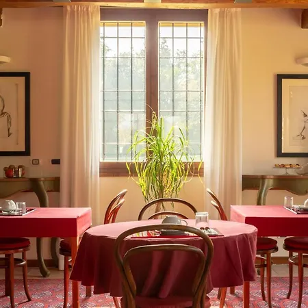 Ca' Malvasia - Bolognarooms Bed and Breakfast 4*