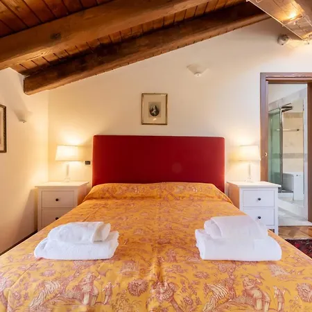 Ca' Malvasia - Bolognarooms Bed and Breakfast 4*